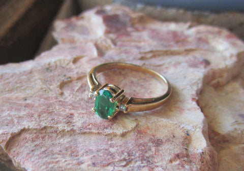 10K Solid Yellow Gold Vintage Emerald Ring Size 6